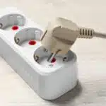 Un adaptateur prise anglaise
